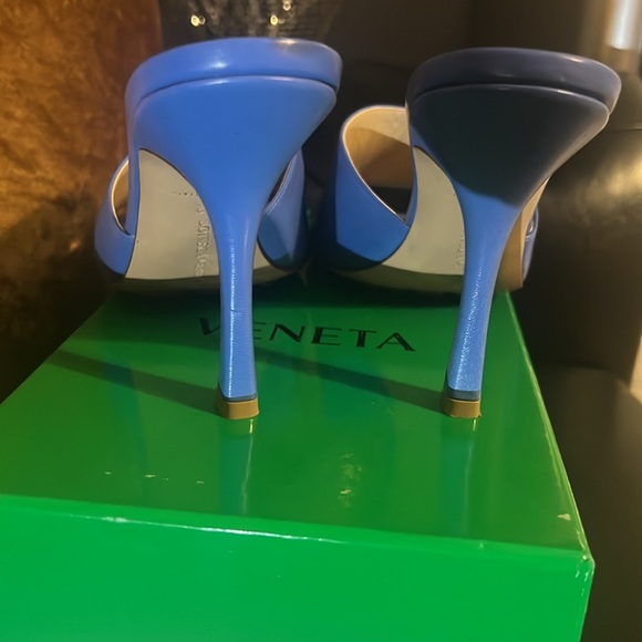 Bottega Veneta Stretch Mules. Size 42. Blue. Preowned. - Picture 4 of 7